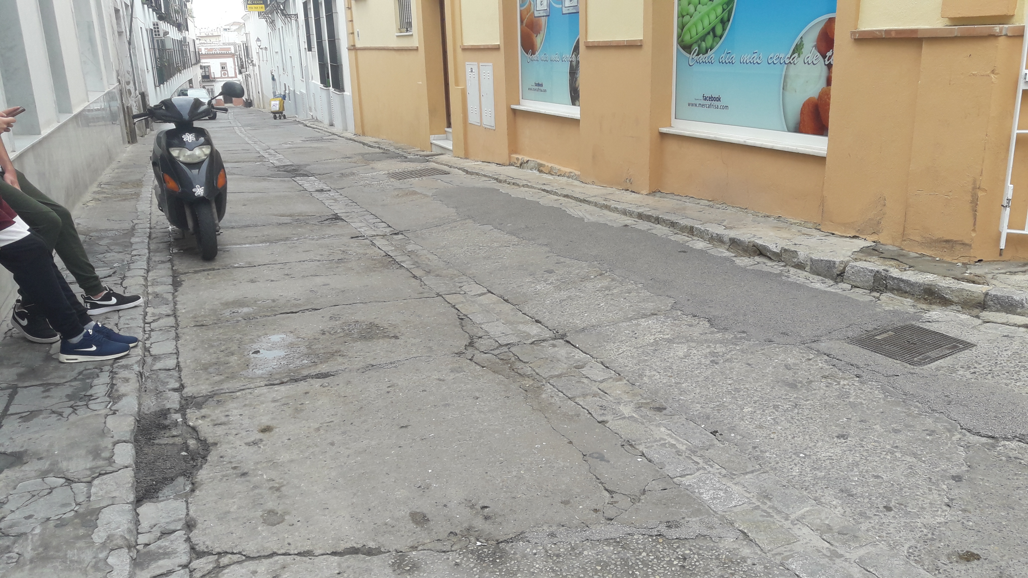 Las carencias del casco histórico del Barrio Alto: Limpieza, reasfaltado y conservación del patrimonio